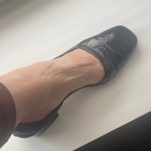 Patent leather d’rsay block heel. Miista London.